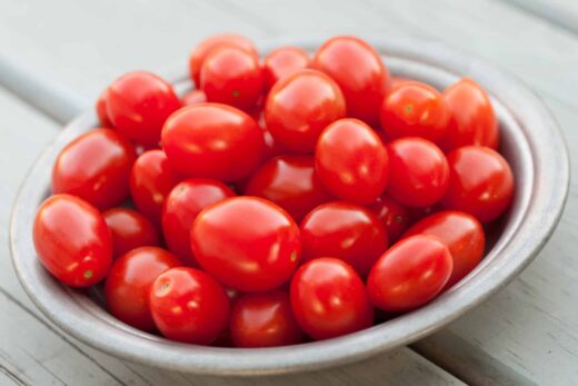 Tomate cerise allongée